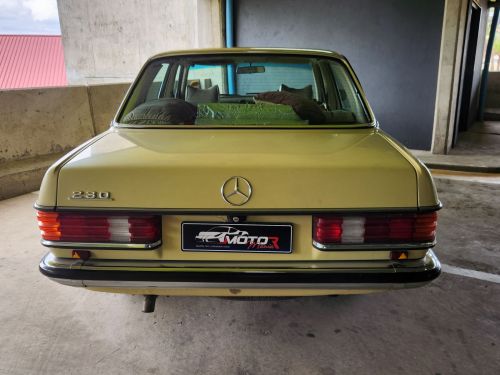 Mercedes-Benz 230 SE W123 in Namibia
