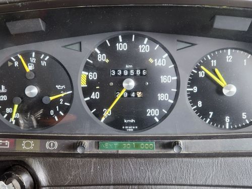 Mercedes-Benz 230 SE W123 in Namibia