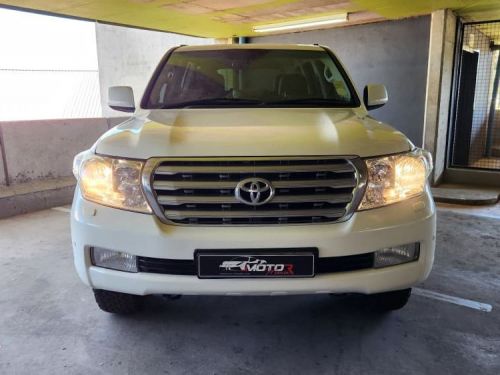 Toyota Landcruiser 200 V8 VX A/T in Namibia