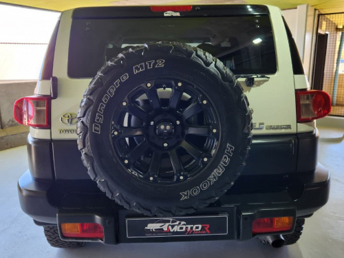 Toyota FJ Cruiser 4.0 V6 4x4 A/T in Namibia