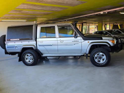 Toyota Land Cruiser 79 4.5 D 4x4 D/C M/T in Namibia