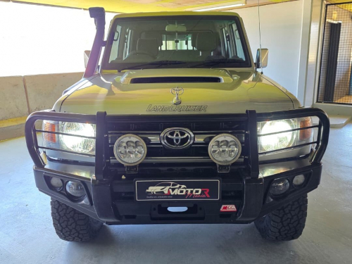 Toyota Land Cruiser 79 4.5 D 4x4 D/C M/T in Namibia