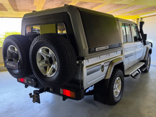 Toyota Land Cruiser 79 4.5 D 4x4 D/C M/T in Namibia