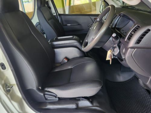 Toyota Quantum 2.5 D-4D 14Seater in Namibia