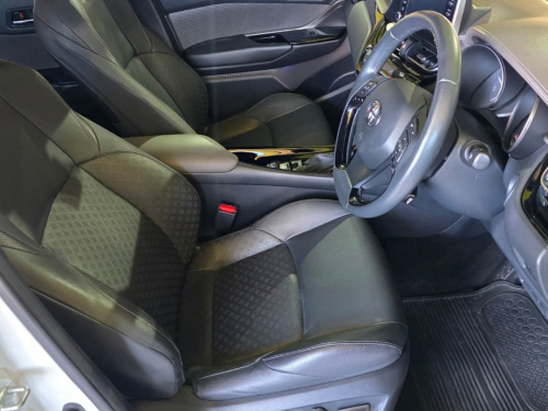 Toyota C-hr 1.2t Luxury Cvt in Namibia