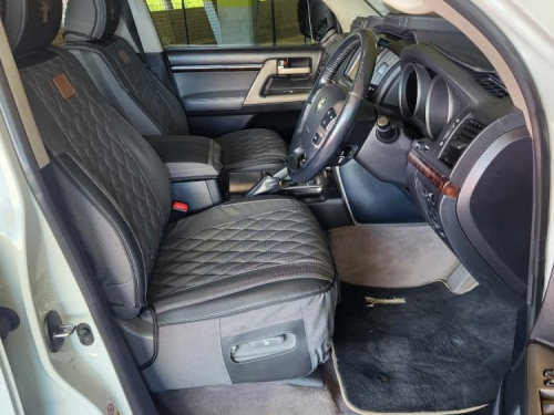 Toyota Landcruiser 200 V8 Vx A/T in Namibia