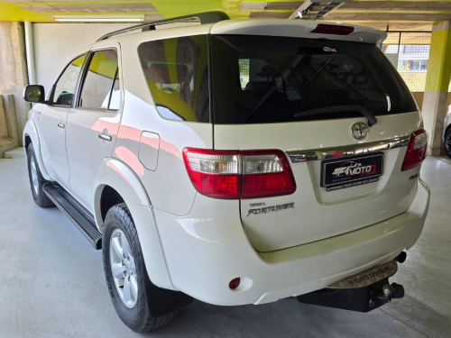 Toyota Fortuner 3.0d-4d 4x4 M/T in Namibia