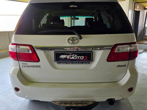 Toyota Fortuner 3.0d-4d 4x4 M/T in Namibia