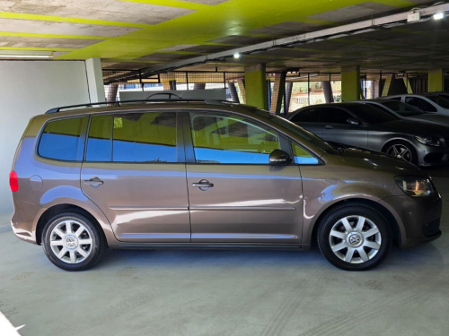 Volkswagen Touran 2.0 TDI Comfortline DSG ( 7Seater ) in Namibia