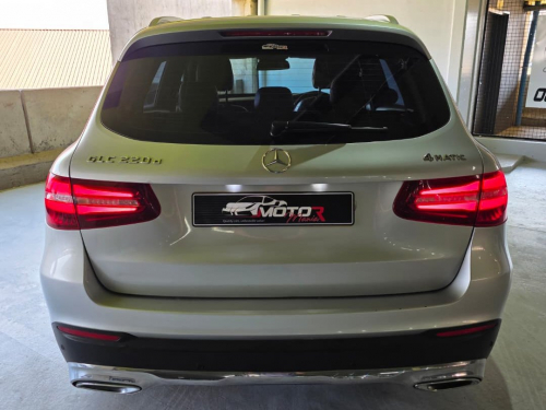 Mercedes-Benz Glc 220D 4Matic A/T in Namibia