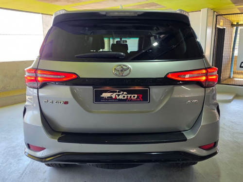 Toyota Fortuner 2.4gd-6 4x4 A/T in Namibia