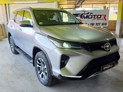 Pre-owned Toyota Fortuner 2.4gd-6 4x4 A/T for sale in 