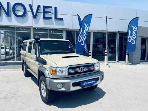 Toyota Land Cruiser LX 4.5D V8 4x4  D/CAB in Namibia