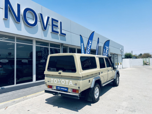 Toyota Land Cruiser LX 4.5D V8 4x4  D/CAB in Namibia