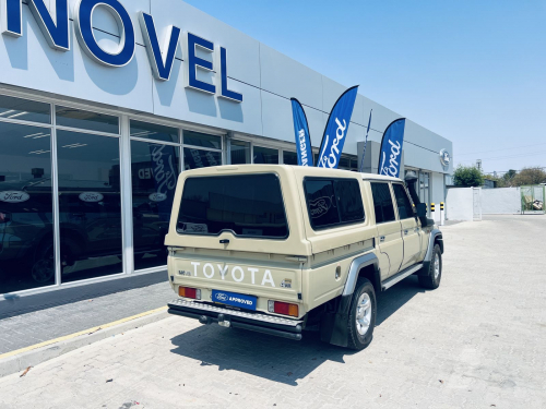 Toyota Land Cruiser LX 4.5D V8 4x4  D/CAB in Namibia