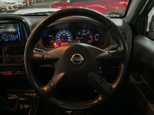 Nissan Hardbody Np300 2.5 TDI 4x4 Pick Up Double Cab in Namibia