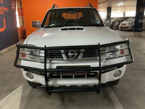 Nissan Hardbody Np300 2.5 TDI 4x4 Pick Up Double Cab in Namibia