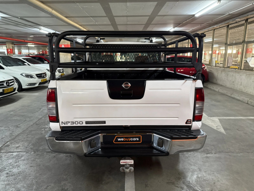 Nissan Hardbody Np300 2.5 TDI 4x4 Hi-Rider Pick Up Double Cab in Namibia