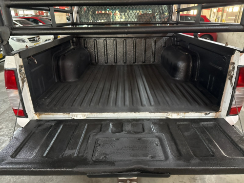 Nissan Hardbody Np300 2.5 TDI 4x4 Hi-Rider Pick Up Double Cab in Namibia