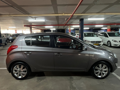 Hyundai i20 1.4 Glide in Namibia