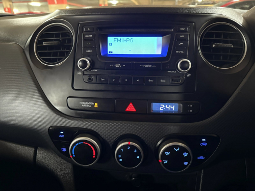 Hyundai Hyundai i10 Grand I10 1.25 Fluid Auto in Namibia