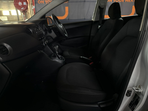 Hyundai Hyundai i10 Grand I10 1.25 Fluid Auto in Namibia