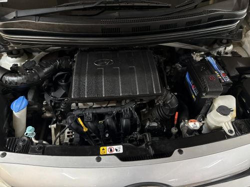 Hyundai Hyundai i10 Grand I10 1.25 Fluid Auto in Namibia