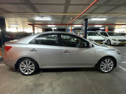Kia Cerato 2.0 Auto in Namibia