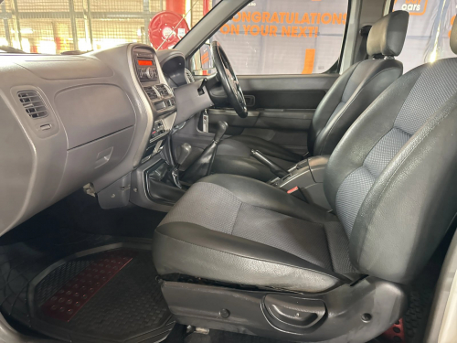 Nissan Np300 2.5 TDI 4x4 Hi-Rider Pick Up Double Cab in Namibia