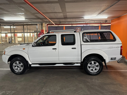 Nissan Np300 2.5 TDI 4x4 Hi-Rider Pick Up Double Cab in Namibia