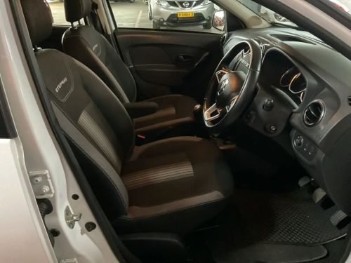 Renault Sandero 900t Stepway Plus/techroad in Namibia