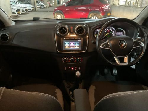 Renault Sandero 900t Stepway Plus/techroad in Namibia