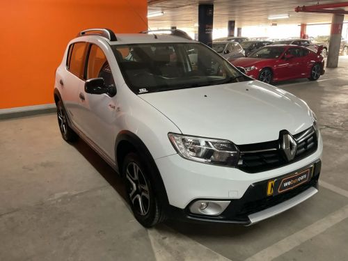 Renault Sandero 900t Stepway Plus/techroad in Namibia
