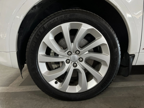Land Rover Discovery Sport 2.0d HSE R-Dynamic (D180) in Namibia