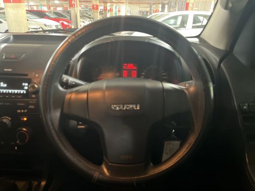 Isuzu KB 240i LE 4x4 Pick Up Double Cab in Namibia