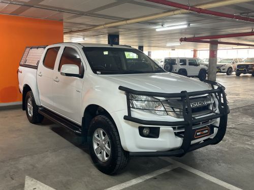 Isuzu KB 240i LE 4x4 Pick Up Double Cab in Namibia