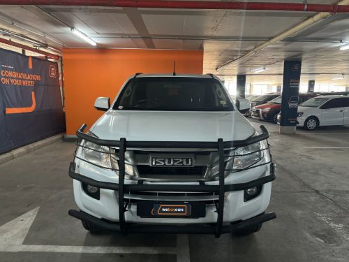 Isuzu KB 240i LE 4x4 Pick Up Double Cab in Namibia