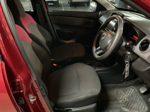 Renault Kwid 1.0 Dynamique 5-Door Auto in Namibia