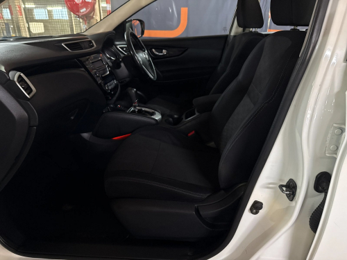 Nissan Qashqai 1.2T Acenta CVT in Namibia
