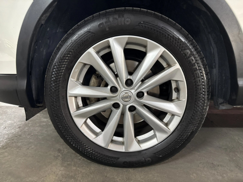 Nissan Qashqai 1.2T Acenta CVT in Namibia
