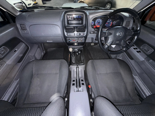 Nissan Hardbody Np300 2.5 TDI 4x4 Hi-Rider Pick Up Double Cab in Namibia