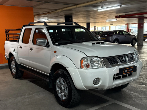 Nissan Hardbody Np300 2.5 TDI 4x4 Hi-Rider Pick Up Double Cab in Namibia