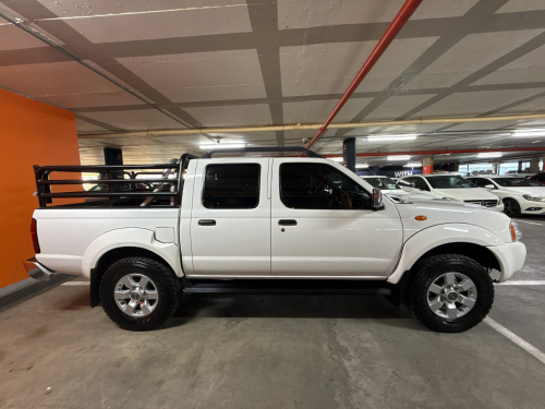 Nissan Hardbody Np300 2.5 TDI 4x4 Hi-Rider Pick Up Double Cab in Namibia