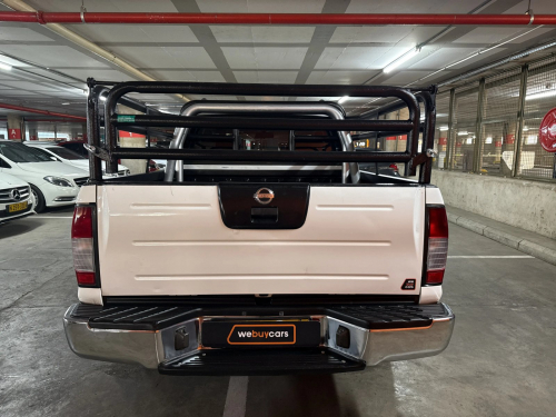 Nissan Hardbody Np300 2.5 TDI 4x4 Hi-Rider Pick Up Double Cab in Namibia