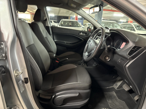Hyundai i20 1.4 Fluid Auto in Namibia