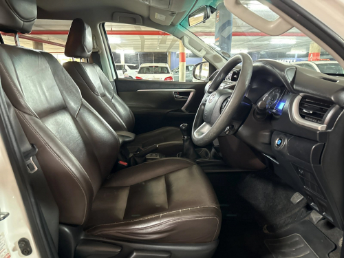 Toyota Fortuner 2.4gd-6 R/B in Namibia