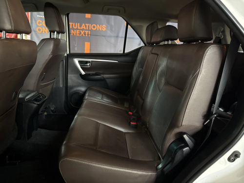 Toyota Fortuner 2.4gd-6 R/B in Namibia