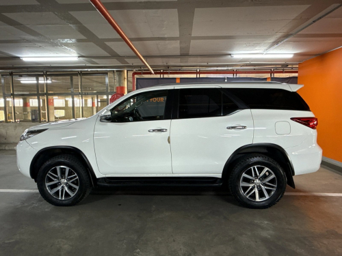 Toyota Fortuner 2.4gd-6 R/B in Namibia
