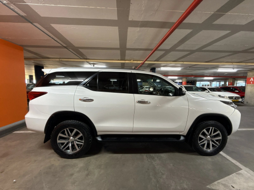 Toyota Fortuner 2.4gd-6 R/B in Namibia