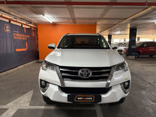 Toyota Fortuner 2.4gd-6 R/B in Namibia